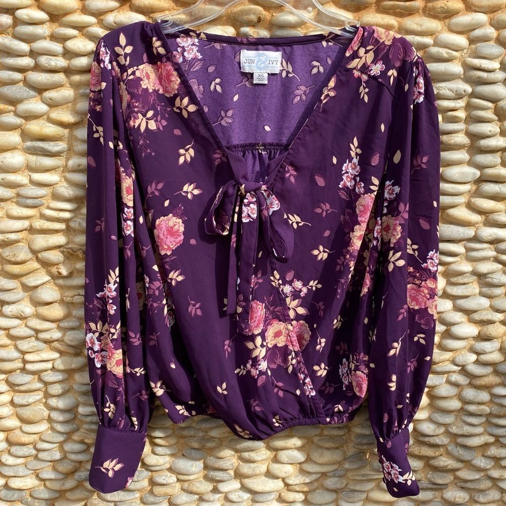 June & Ivy/Francescas Purple Floral Long Sleeve Blouse. Size XS. EUC!